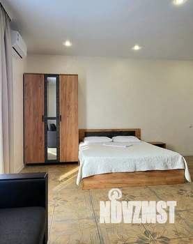 Студия квартира, посуточно, 40м2, 3/3 этаж