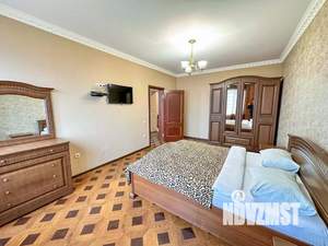 3-к квартира, посуточно, 100м2, 1/1 этаж