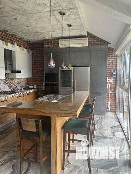 4-к квартира, на длительный срок, 270м2, 2/5 этаж