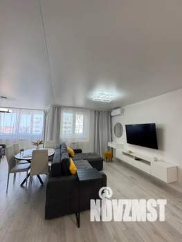 Студия квартира, посуточно, 42м2, 11/12 этаж