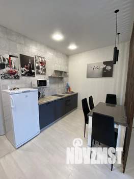 Студия квартира, посуточно, 35м2, 1/3 этаж