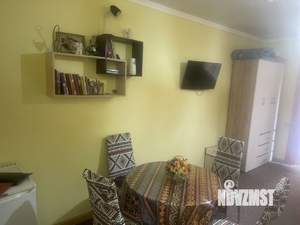 Студия квартира, посуточно, 32м2, 1/3 этаж