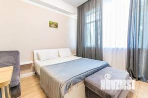 Студия квартира, посуточно, 40м2, 1/8 этаж