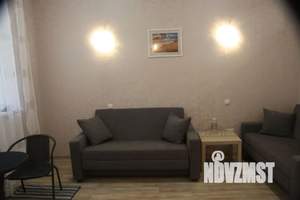 Студия квартира, посуточно, 30м2, 1/3 этаж