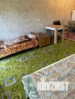 Студия квартира, посуточно, 40м2, 1/3 этаж