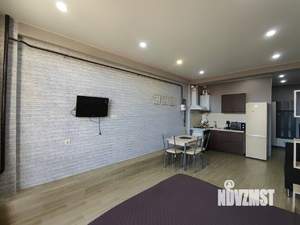 Студия квартира, посуточно, 32м2, 1/3 этаж