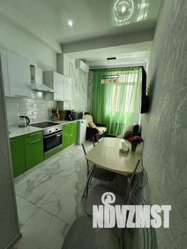 1-к квартира, посуточно, 40м2, 4/13 этаж