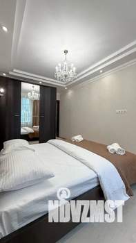 1-к квартира, посуточно, 53м2, 4/10 этаж