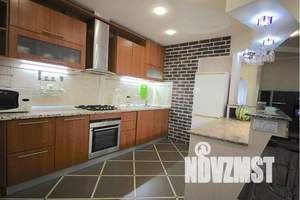 3-к квартира, посуточно, 75м2, 1/5 этаж