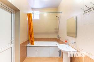 3-к квартира, посуточно, 103м2, 1/1 этаж