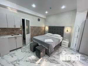 Студия квартира, посуточно, 28м2, 1/3 этаж