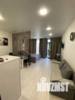 Студия квартира, посуточно, 35м2, 1/3 этаж