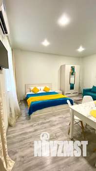Студия квартира, посуточно, 35м2, 1/5 этаж