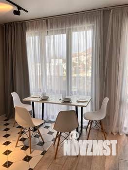 Студия квартира, посуточно, 40м2, 8/11 этаж