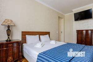 2-к квартира, посуточно, 80м2, 1/1 этаж