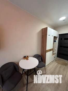 Студия квартира, посуточно, 18м2, 1/20 этаж