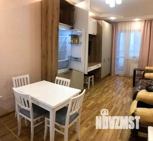 1-к квартира, посуточно, 37м2, 6/18 этаж