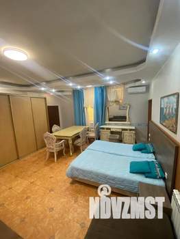 Студия квартира, посуточно, 35м2, 1/9 этаж