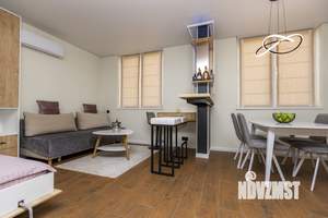Студия квартира, посуточно, 38м2, 1/5 этаж