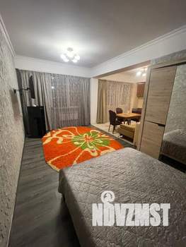 Студия квартира, посуточно, 44м2, 1/4 этаж