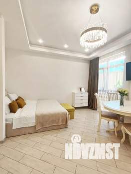 Студия квартира, посуточно, 35м2, 1/4 этаж