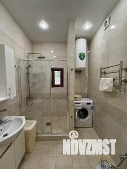 Студия квартира, посуточно, 40м2, 1/4 этаж