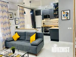 Студия квартира, посуточно, 35м2, 1/7 этаж