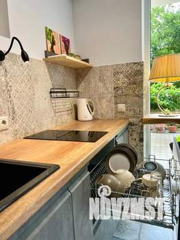 Студия квартира, посуточно, 32м2, 1/3 этаж