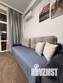 Студия квартира, посуточно, 38м2, 1/5 этаж