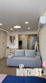 Студия квартира, посуточно, 35м2, 20/22 этаж