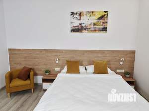 1-к квартира, посуточно, 40м2, 1/18 этаж