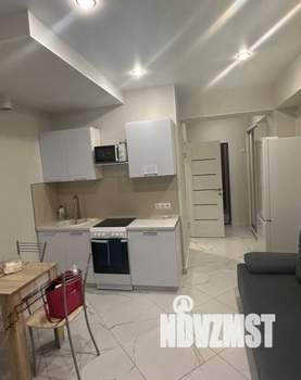 Студия квартира, посуточно, 28м2, 1/4 этаж