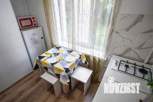 1-к квартира, посуточно, 35м2, 1/1 этаж