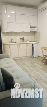 Студия квартира, посуточно, 25м2, 1/13 этаж