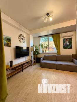 Студия квартира, посуточно, 40м2, 2/5 этаж