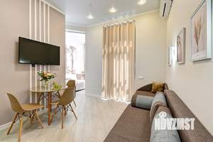 Студия квартира, посуточно, 33м2, 1/4 этаж