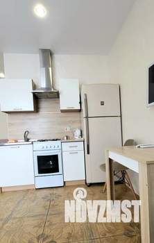 Студия квартира, посуточно, 40м2, 3/3 этаж