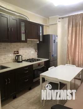 1-к квартира, посуточно, 42м2, 2/10 этаж