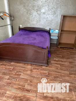 Студия квартира, посуточно, 35м2, 1/3 этаж