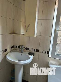 Студия квартира, посуточно, 35м2, 1/3 этаж