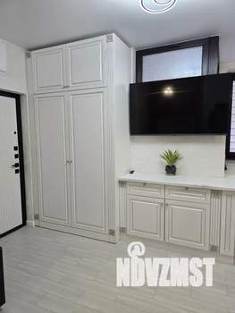 Студия квартира, посуточно, 32м2, 1/3 этаж