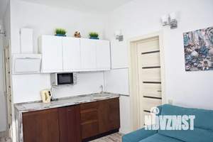 Студия квартира, посуточно, 32м2, 1/4 этаж
