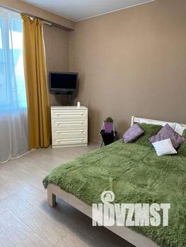 Студия квартира, посуточно, 36м2, 1/3 этаж