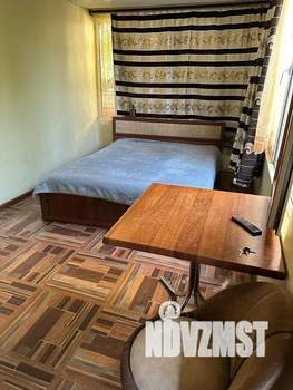 Студия квартира, посуточно, 35м2, 1/3 этаж