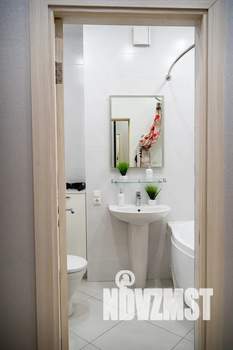 Студия квартира, посуточно, 36м2, 5/19 этаж