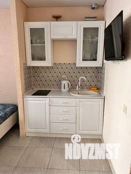 Студия квартира, посуточно, 25м2, 1/3 этаж