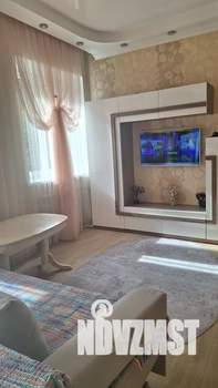 Студия квартира, посуточно, 37м2, 1/5 этаж
