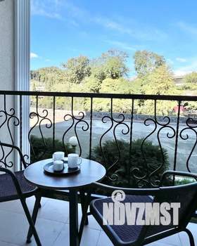 Студия квартира, посуточно, 32м2, 1/3 этаж