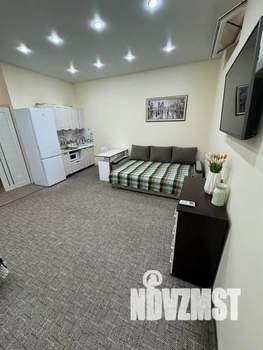 Студия квартира, посуточно, 35м2, 1/8 этаж