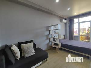 Студия квартира, посуточно, 32м2, 1/3 этаж